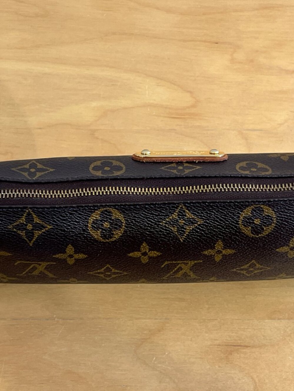 Louis Vuitton Monogram Eva Clutch - Picture 12 of 16